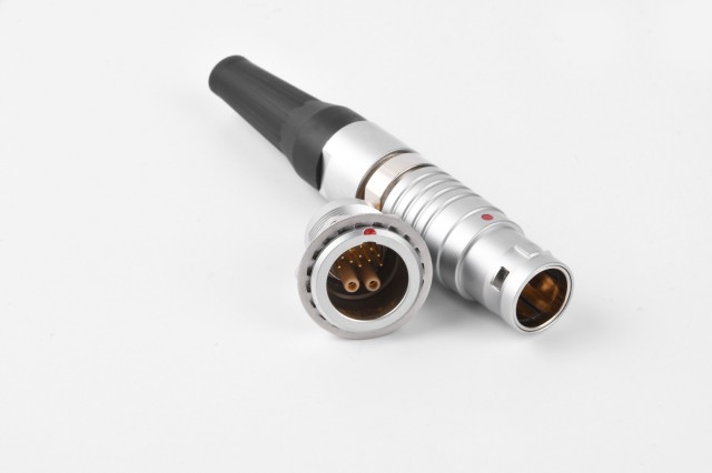 高压航空插头：连接高压电源的关键纽带